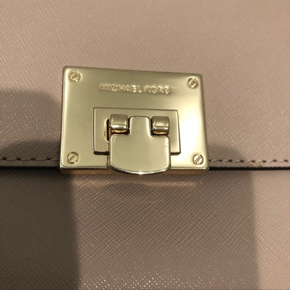 NWOT Michael Kors Nude Clutch Crossbody with Detachable Wallet - Picture 8 of 8